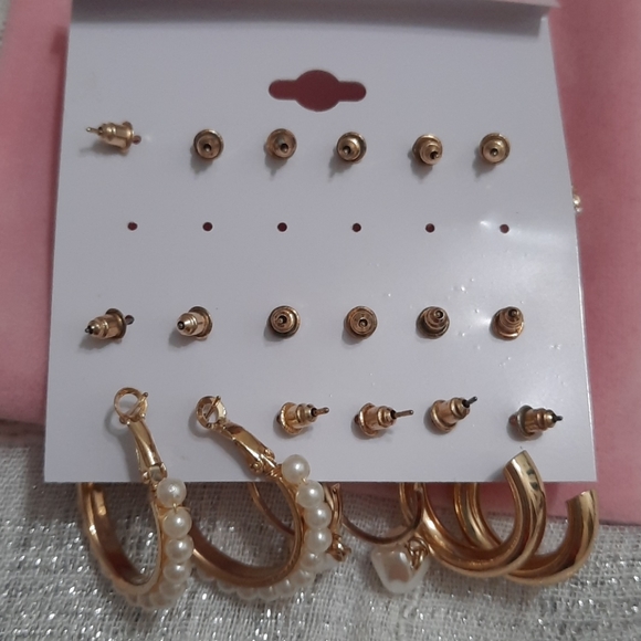 Fashionable earrings - Picture 3 of 3